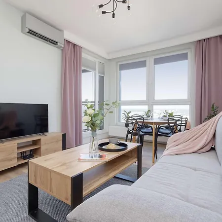 Functional With Air Conditioning Parking & Balcony By Renters