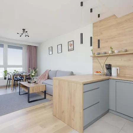 Functional With Air Conditioning Parking & Balcony By Renters Apartamento