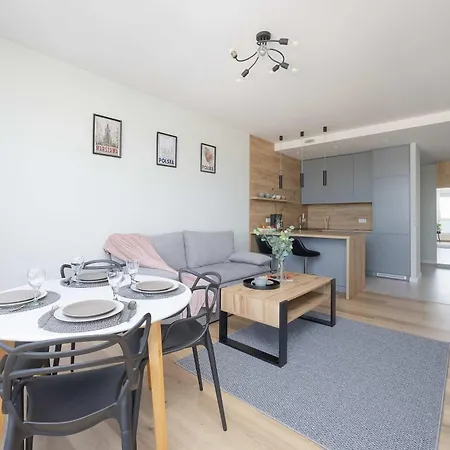 Functional With Air Conditioning Parking & Balcony By Renters *