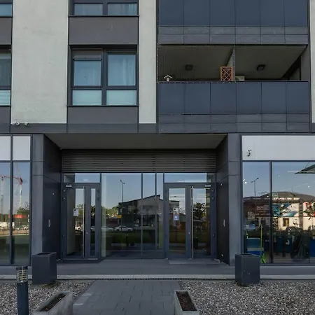 Functional With Air Conditioning Parking & Balcony By Renters *