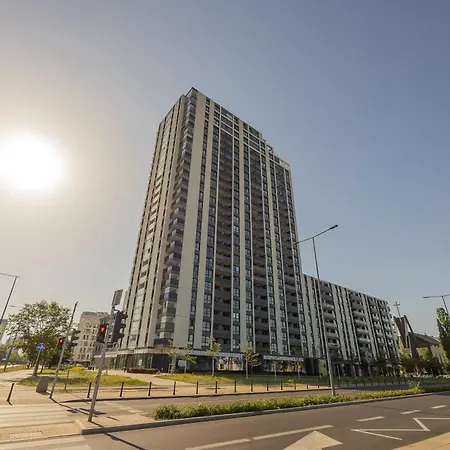 Functional With Air Conditioning Parking & Balcony By Renters Varsóvia